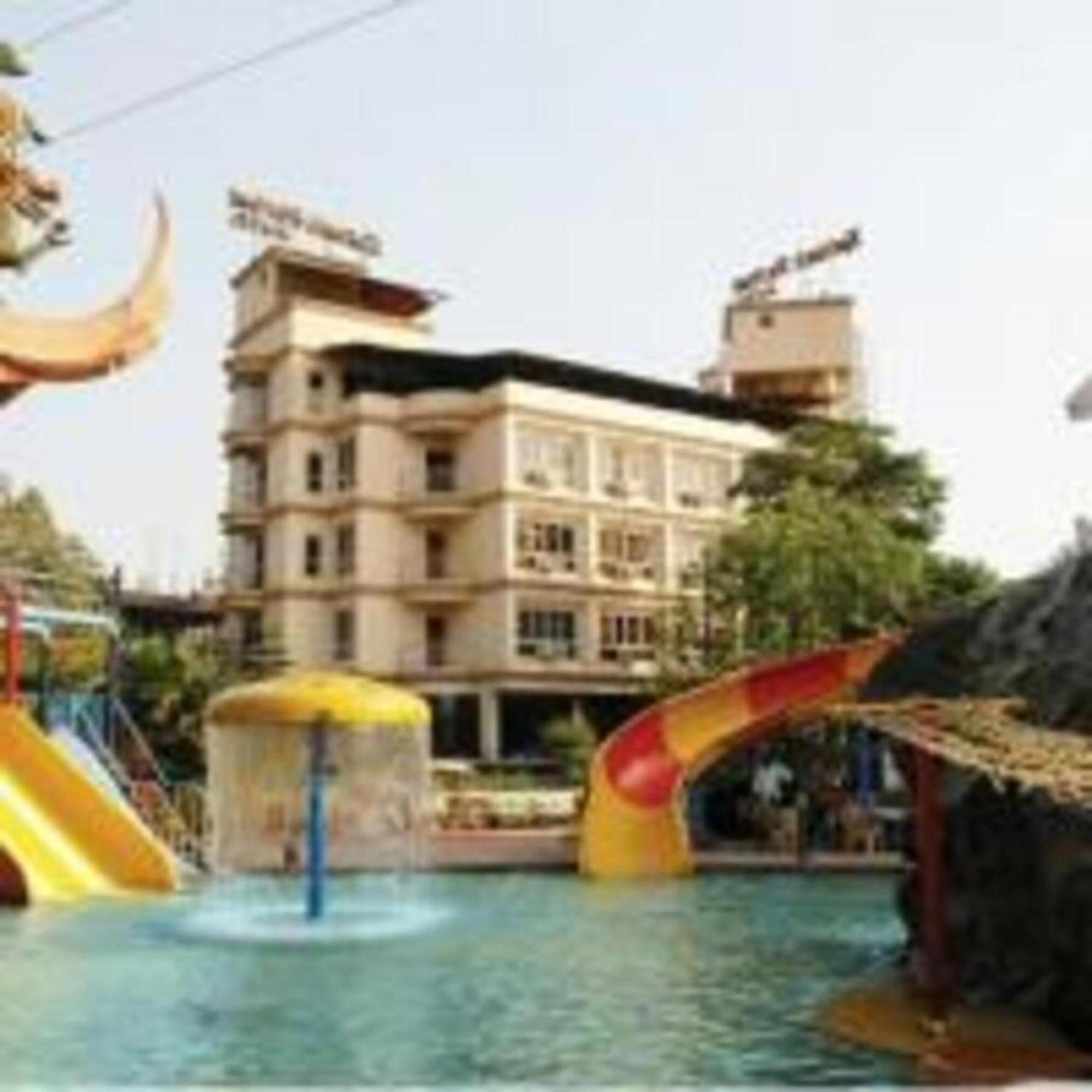 Kailash Parbat Hotel Лонавла Екстер'єр фото