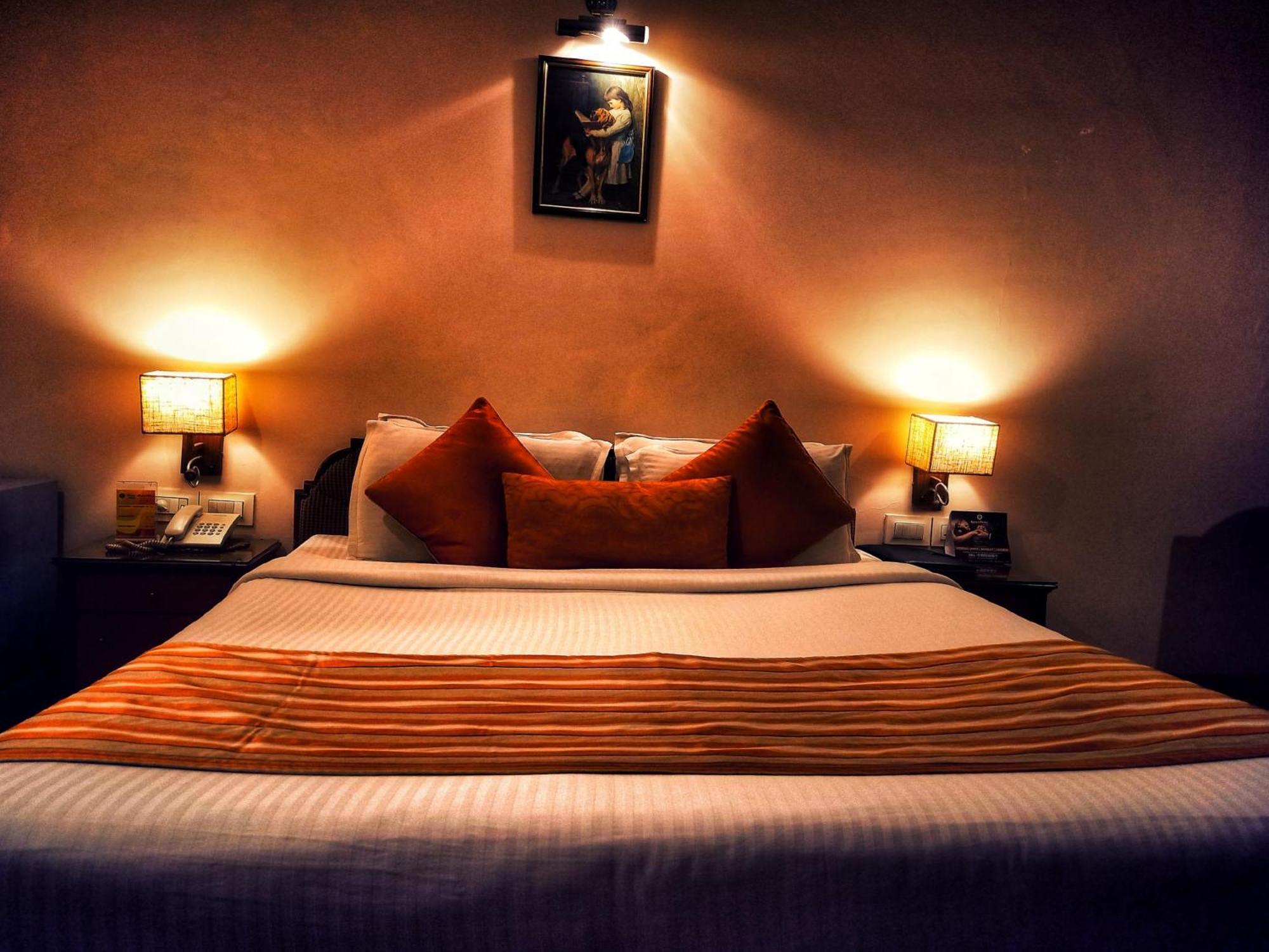 Kailash Parbat Hotel Лонавла Екстер'єр фото